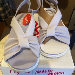 Ryka sandals NIB/comfortable!!!🎀